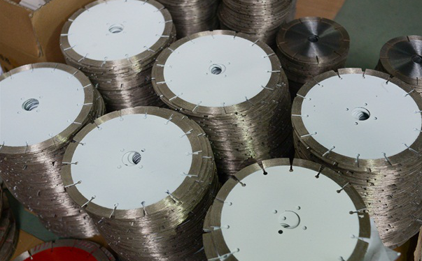 論金剛石切割片硬度的重要性！