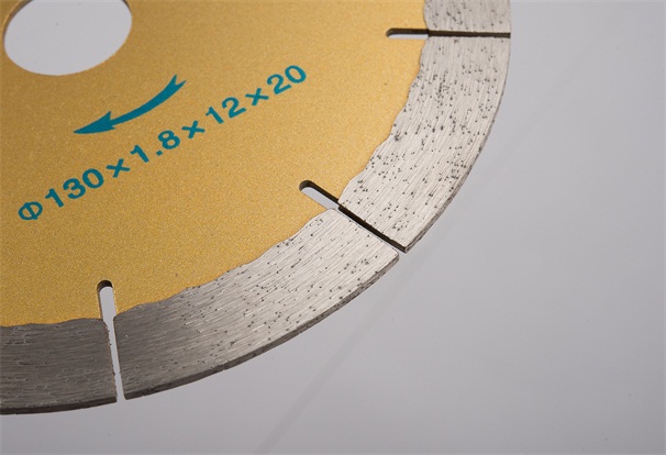 被微晶石鋸片切割后的微晶石還需要進(jìn)行哪些工序完成鋪貼呢？