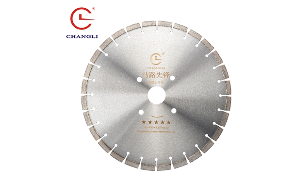 你知道為什么混凝土鋸片掉刀頭嗎？原因在這里！