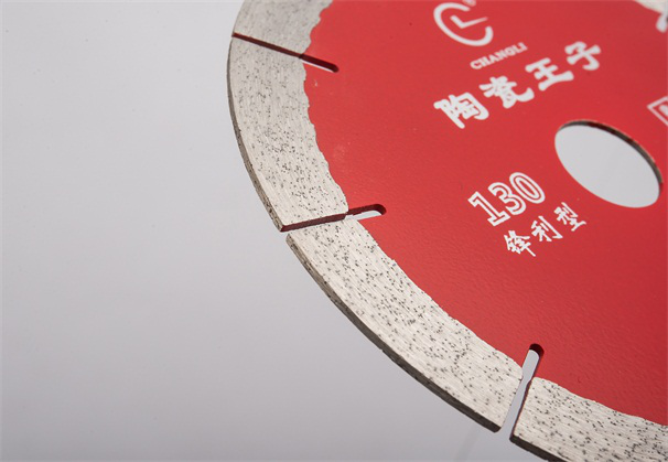 我國瓷磚切割片加工的瓷磚外墻在發(fā)展中有哪些阻礙性問題呢？