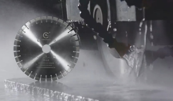 石材專用鋸片加工的石材磚在進(jìn)行室內(nèi)裝修時(shí)應(yīng)該怎樣施工呢？