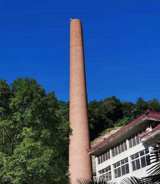 杭州煙囪拆除公司做好安全規(guī)范 確保安全拆除