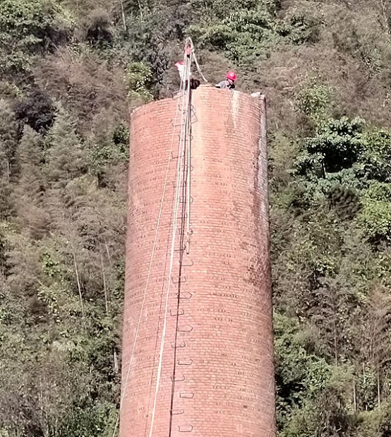 福建拆除煙囪公司：環(huán)保拆除，安全保障