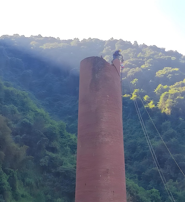 煙囪拆除的幾種常見方式：技術(shù)、安全與環(huán)保的博弈